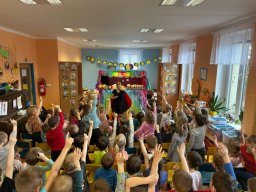 DIVADLO KOLOBĚŽKA - BAREVNÁ POHÁDKA