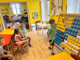 ZVONEČEK - ČERVEN 2