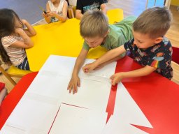 ZVONEČEK - ČERVEN 1