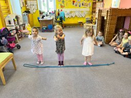 ZVONEČEK - ČERVEN 1