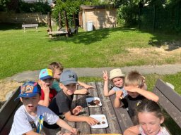 ZVONEČEK - ČERVEN 1