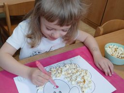 JARO U NÁS NA DVOREČKU