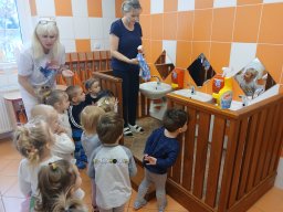 Ten dělá to a ten zas tohle