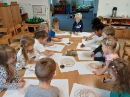 LISTOPAD VE SLUNÍČKU